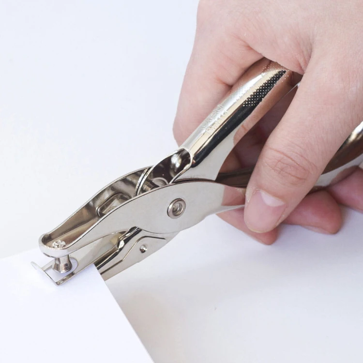 dziurkacz 1-otworowy deli use.jpg