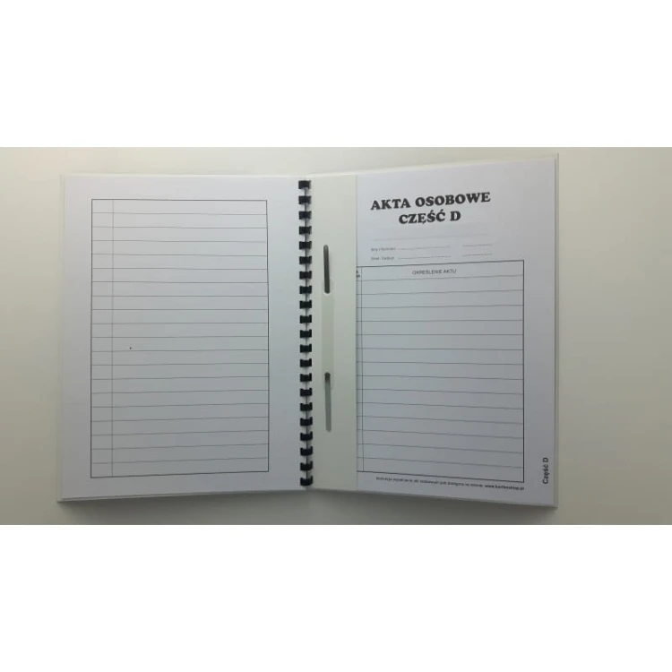 teczki-do-akt-osobowych-bindowane-zewnetrznie-ŚRODEK.jpg
